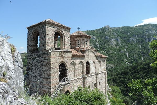 1440px-church-of-the-holy-mother-of-god-asens-fortress-bulgaria-074944E0DE-E4EE-231F-4431-BD296C6A01FB.jpg